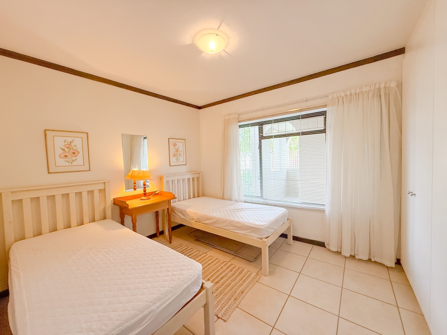 To Let 2 Bedroom Property for Rent in Bowtie Western Cape